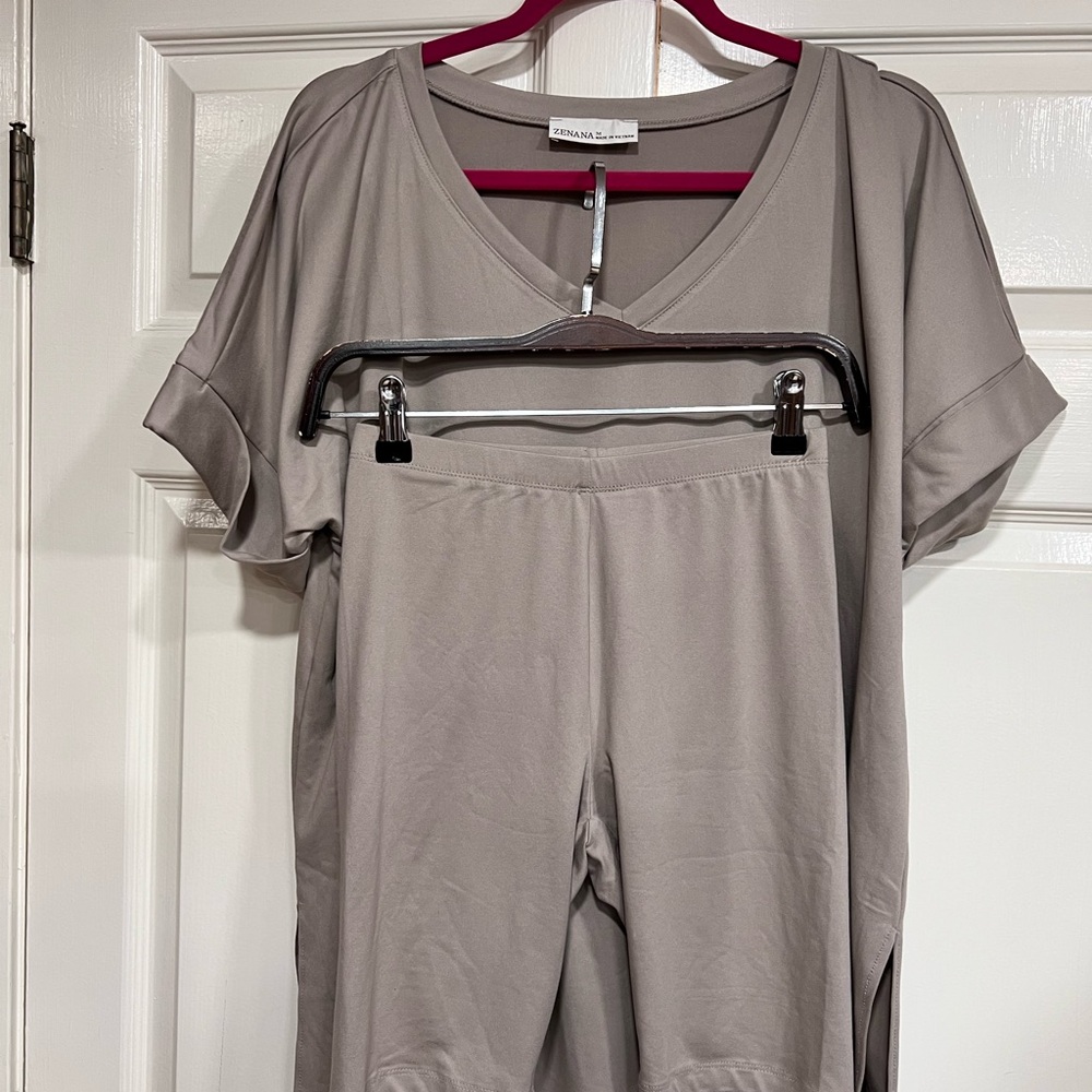 ZENANA Microfiber V-Neck Short Sleeve Top & Bike Short Set Size Medium NWOT